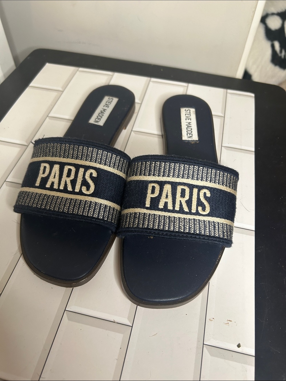 Steve Madden Navy and Cream 'PARIS' Slide Sandals